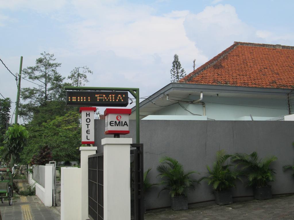 Emia Hotel Bandung Esterno foto